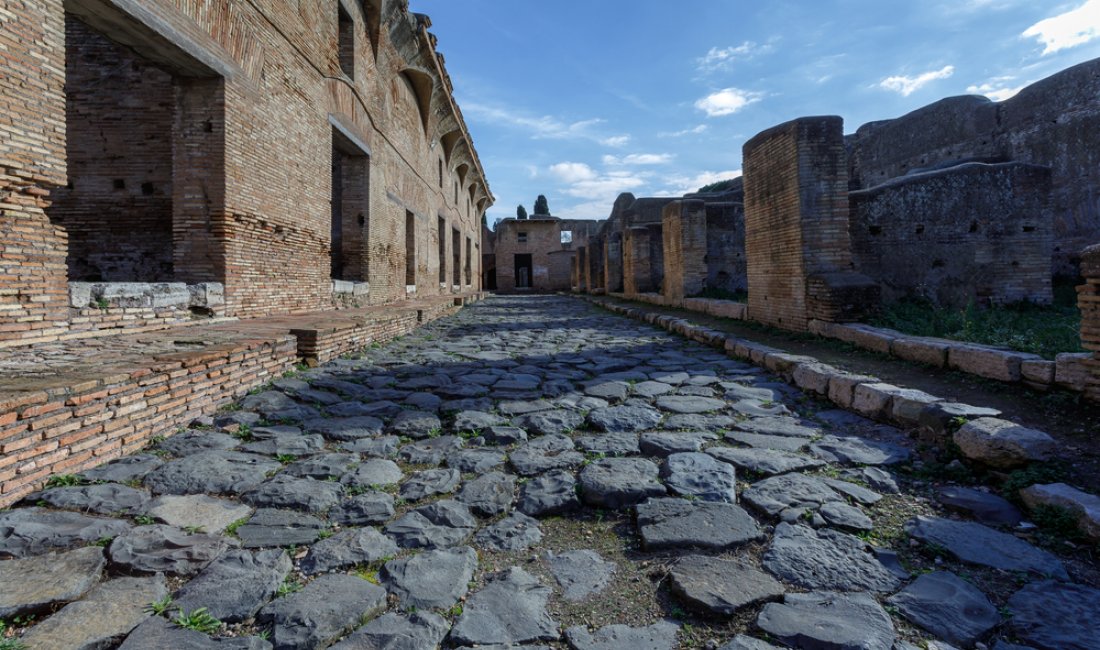 Ostia, sulle strade di Roma antica...
