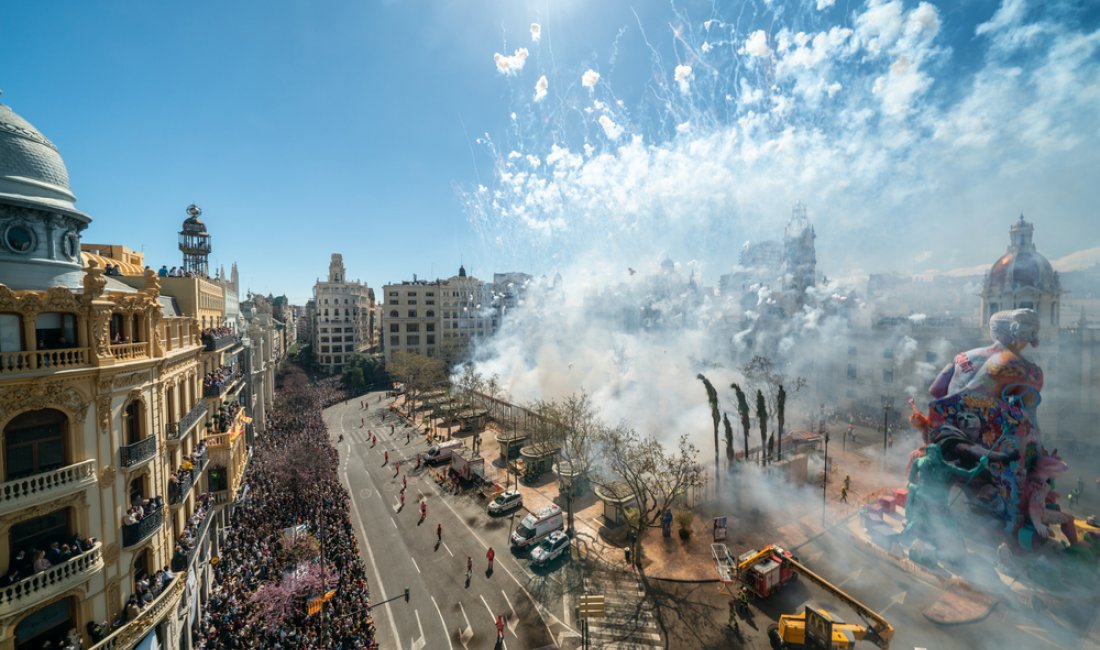 Esplodono i festeggiamenti delle Fallas. Credits Ionov Vitaly / Shutterstock