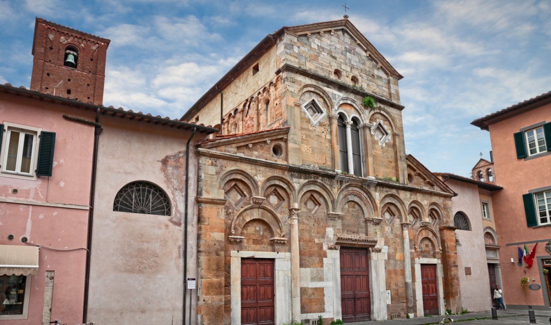 Pisa, la chiesa romanica di San Frediano. Credits ermess / Shutterstock 
