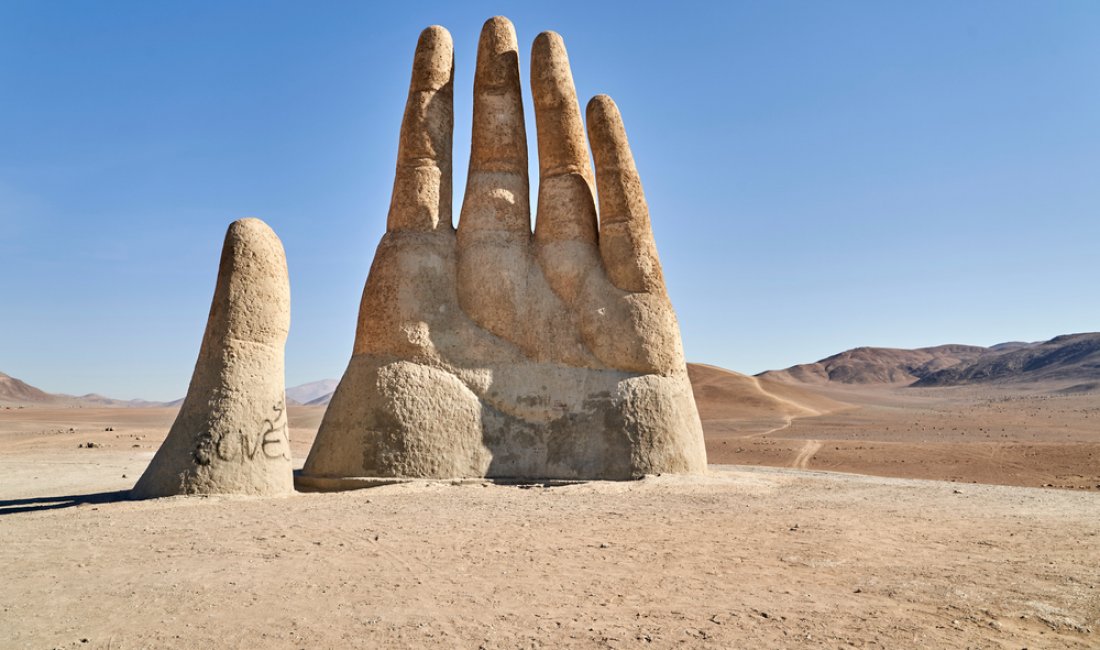 La Mano del Desierto di Atacama. Credits Jens Otte / Shutterstock