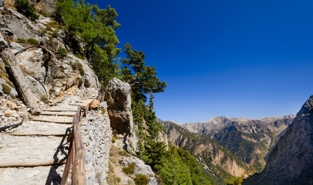 Samariá, lungo la scala di legno, verso il cielo