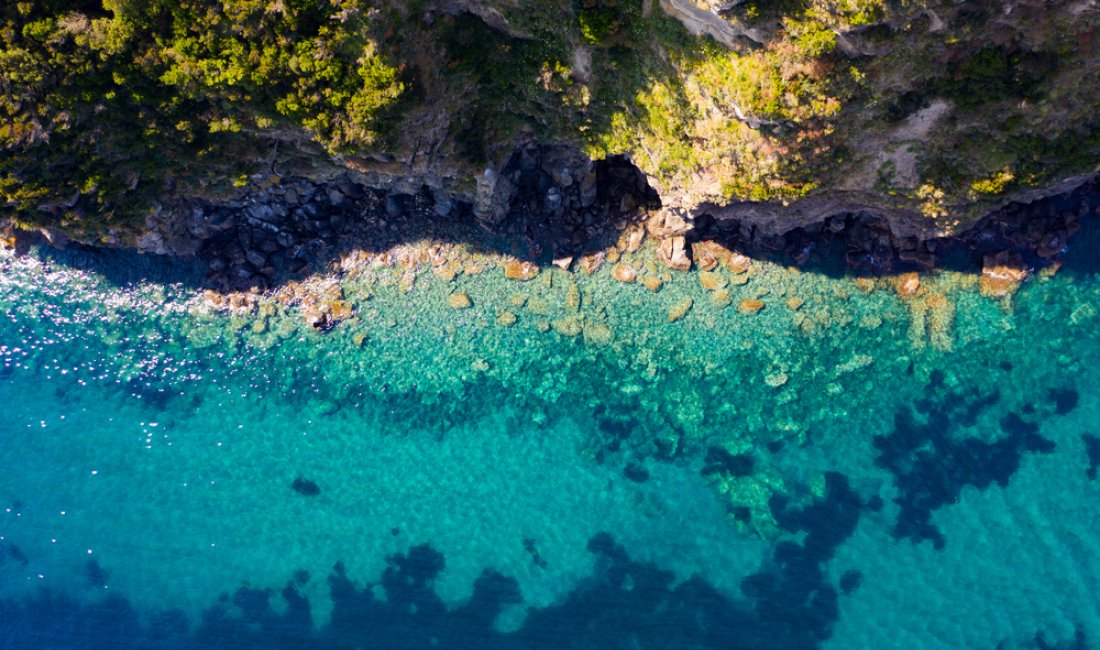 Ischia, colori del mare. Credits MarcelloFish / Shutterstock