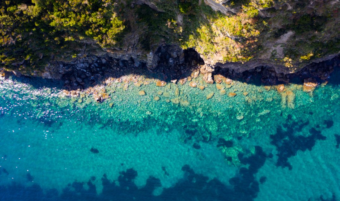 Ischia, colori del mare. Credits MarcelloFish / Shutterstock