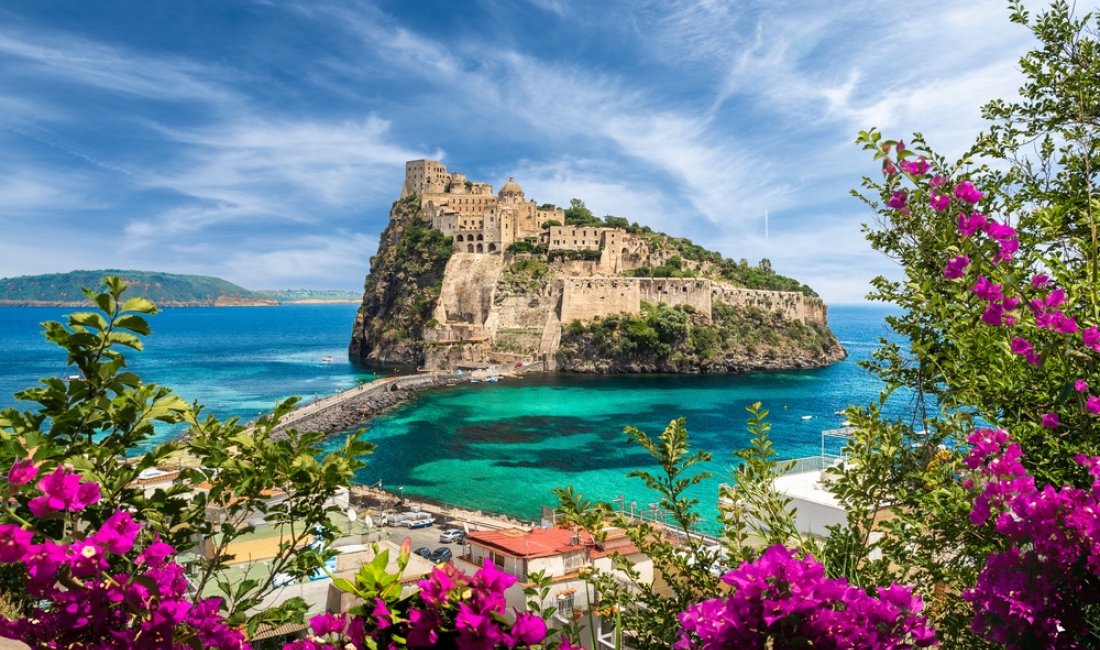 Ischia, il Castello Aragonese. Credits Serenity-H / Shutterstock
