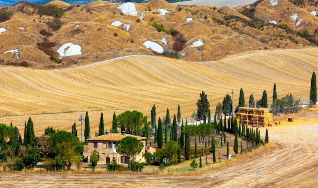 Crete Senesi. Credits Paolo Trovo / Shutterstock