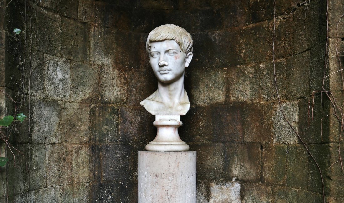 Il busto di Virgilio. Credits Lucamato / Shutterstock
