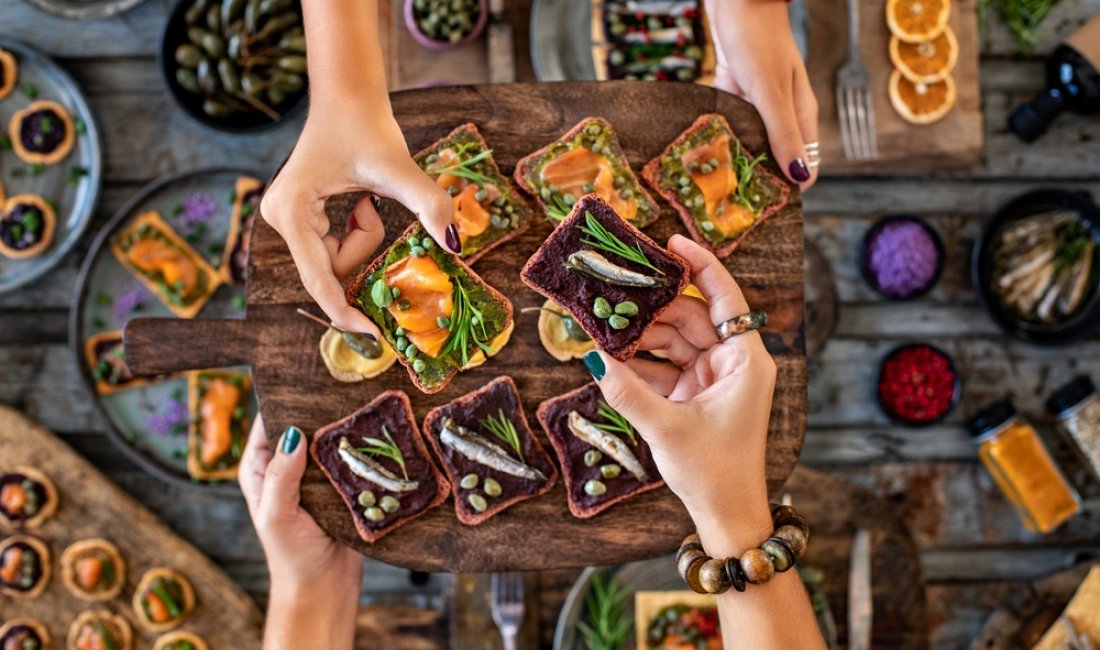 Vivi il gusto dell'autenticità. Credits / Shutterstock Gulcin Ragiboglu