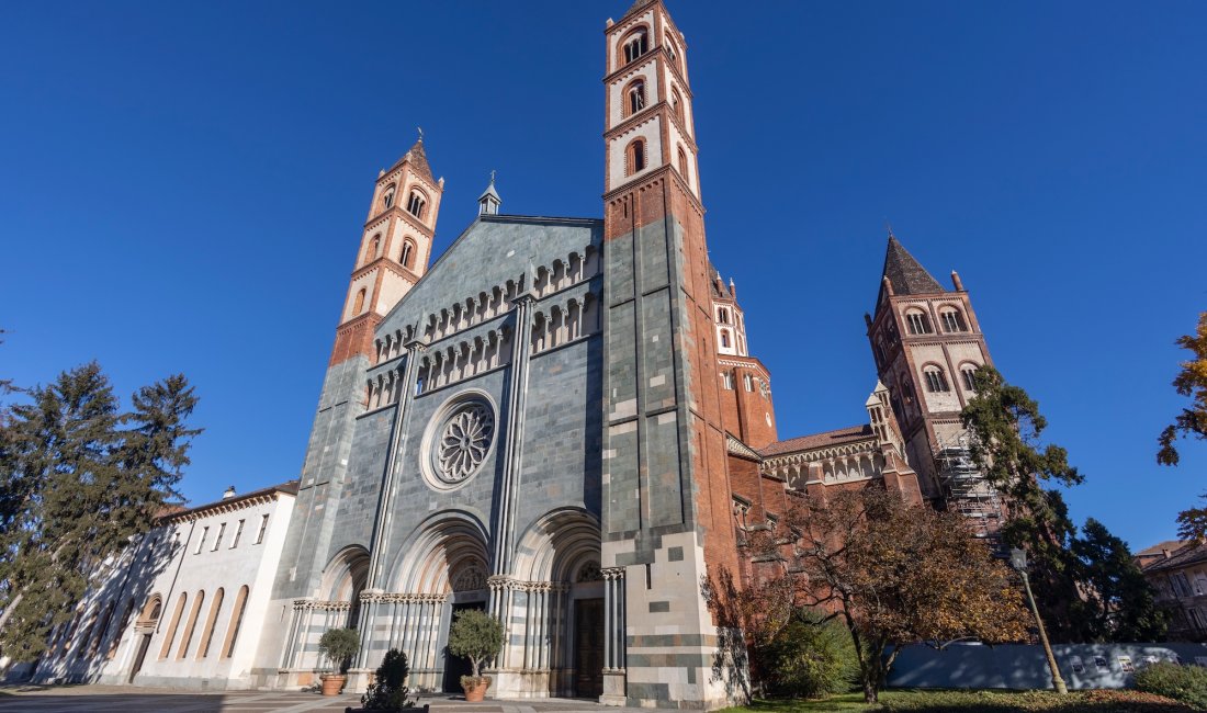 Vercelli, Sant'Andrea. Credits faber1893 / Shutterstock