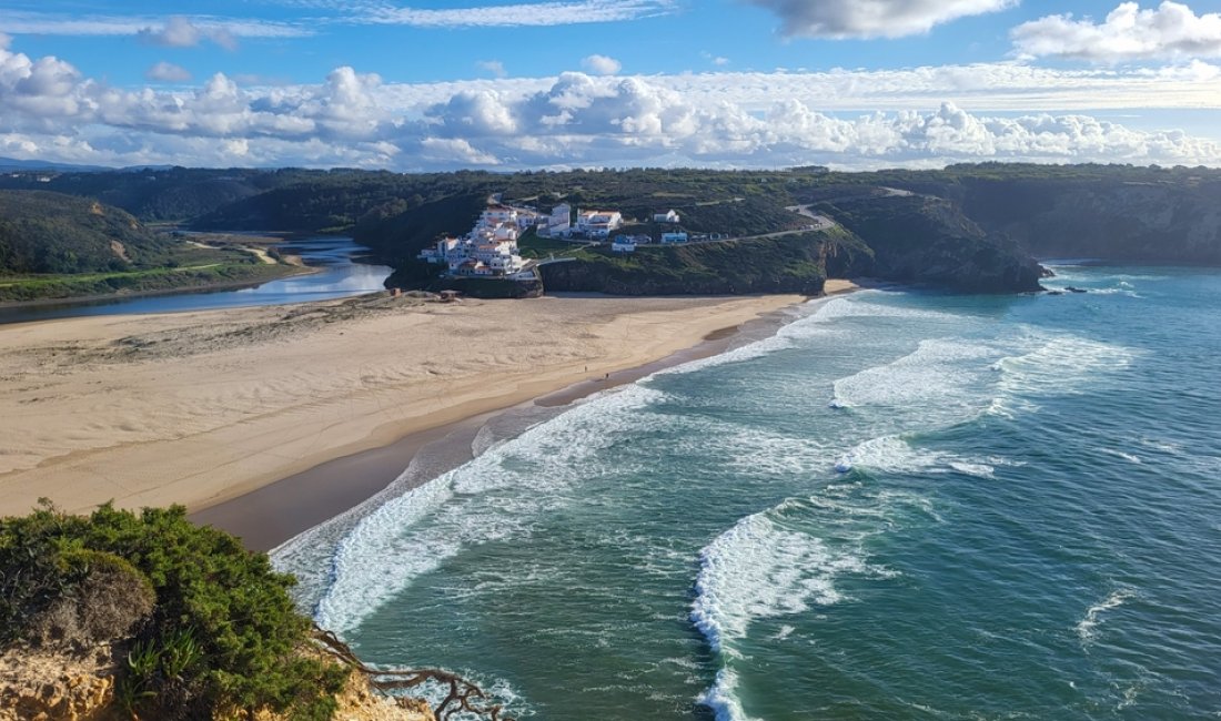 Praia da Odeceixe. Credits UldisZile / Shutterstock