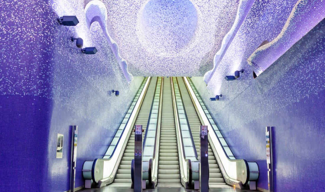 Napoli, la bellissima stazione della metro Toledo