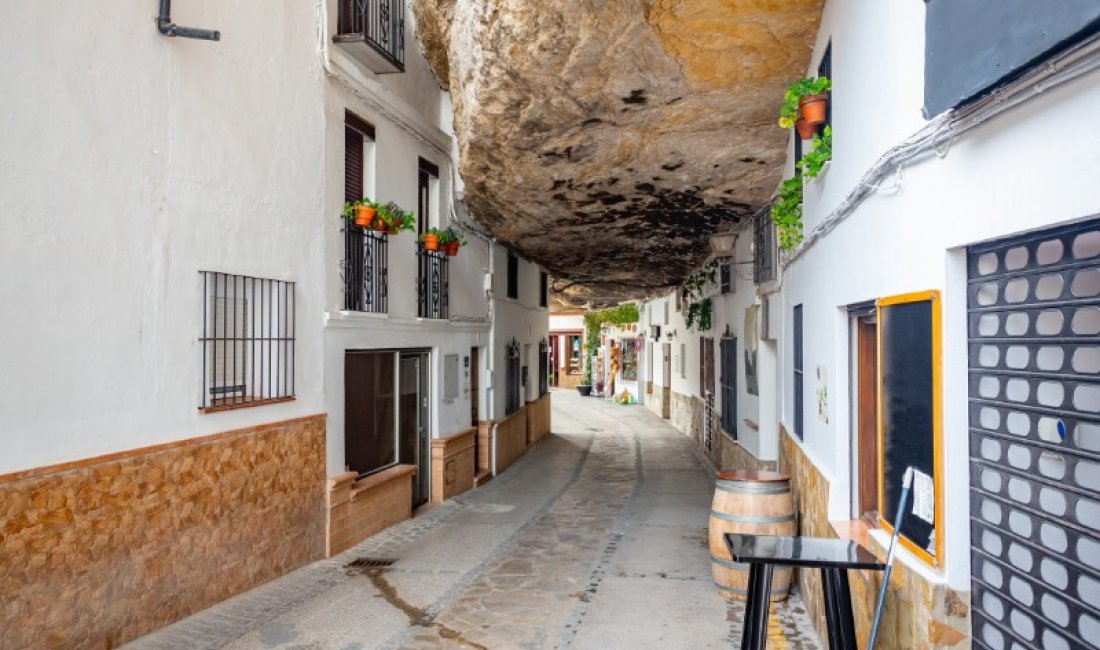 Setenil. Credits / Shutterstock