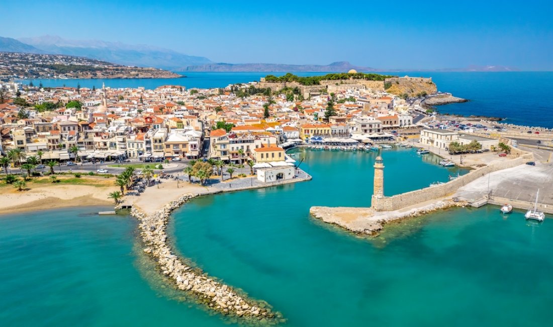 Creta, scorcio di Rethymno. Credits Sakis Papadopoulos / Shutterstock