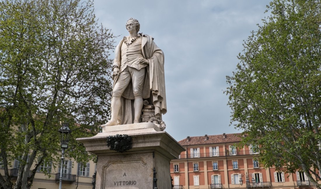 Asti, Piazza Alfieri. Credits imagesef / Shutterstock