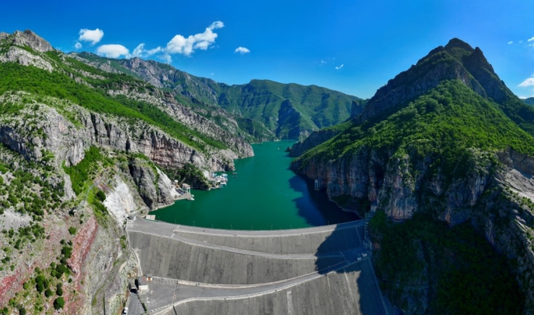 Il lago di Koman. Credits Bardhok Ndoji / Shutterstock