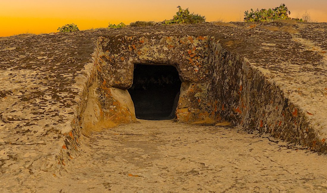 domus de janas nella necropoli di Genna Salixi. Credits Ivan Canavera / Shutterstock