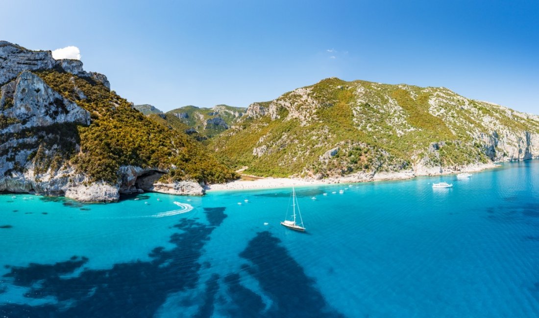 Cala Sisine, nel Golfo di Orosei. Credits Maxmad / Shutterstock