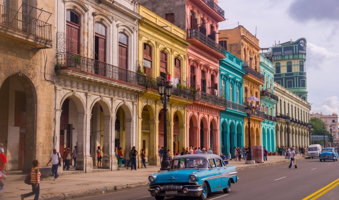 In giro per la Habana Vieja. Credits Julian Peters Photography / Shutterstock