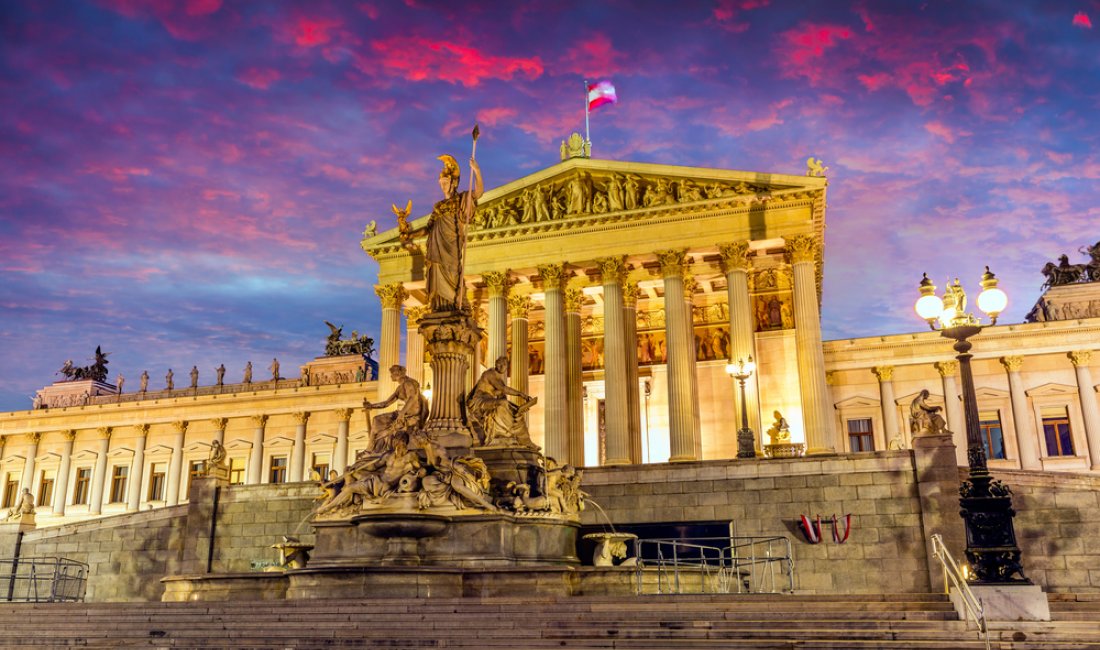 Vienna, il Parlamento lungo la Ringstrasse