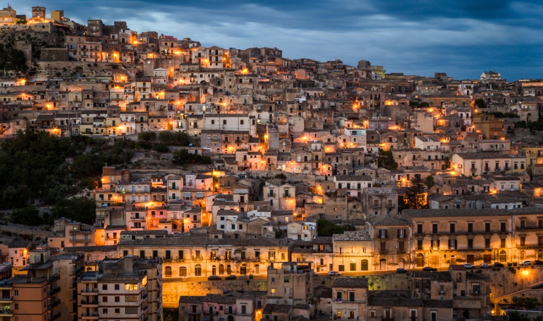 Modica, splendida anche di sera