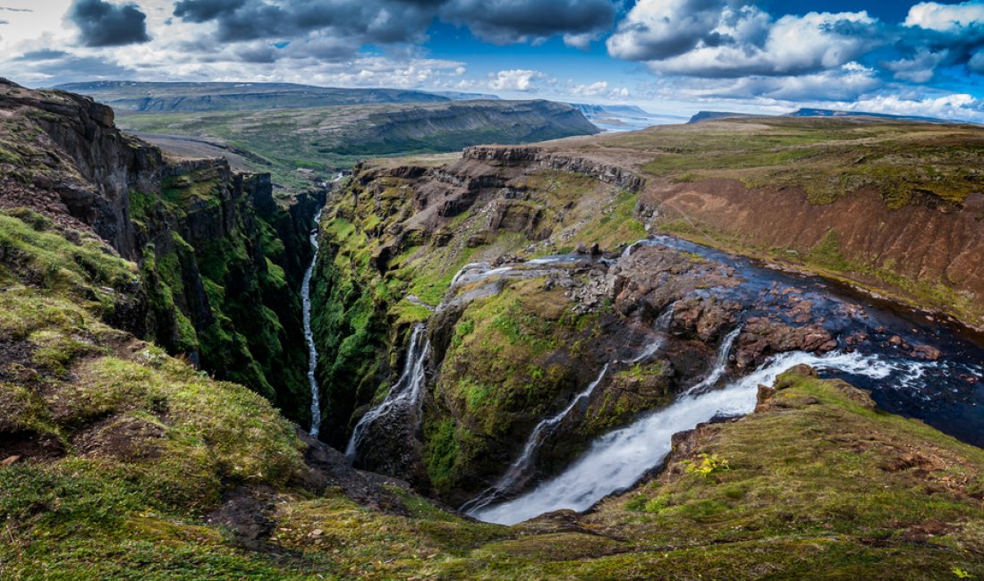 Escursione a Glymur. Credits Mike-Hubert.com / Shutterstock