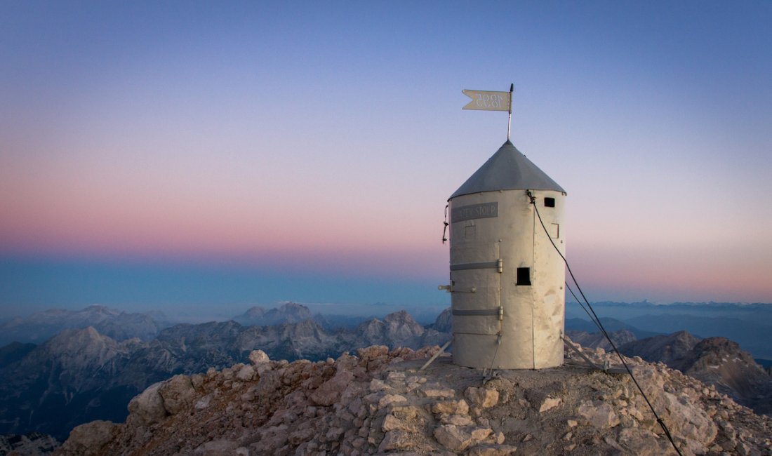 Alba sui monti Triglav. Credits Foto Matevz Lavric / Shutterstock