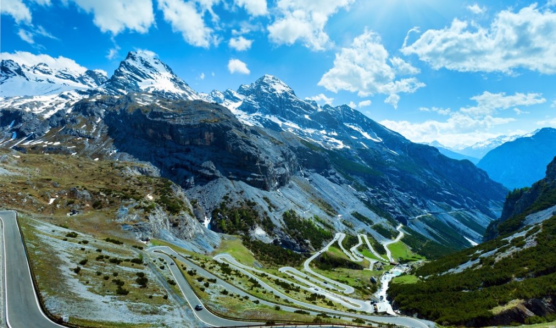 Al passo dello Stelvio. Credits Sun Shock / Shutterstock