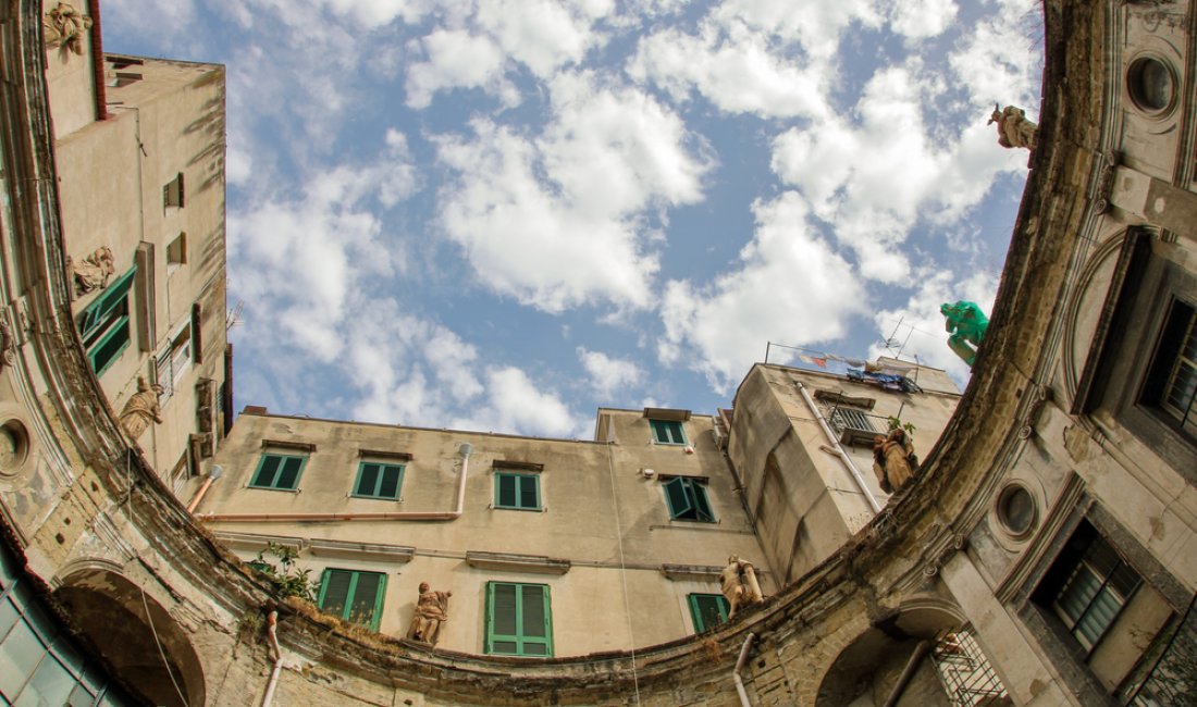 Palazzo Spinelli, un teatro a cielo aperto