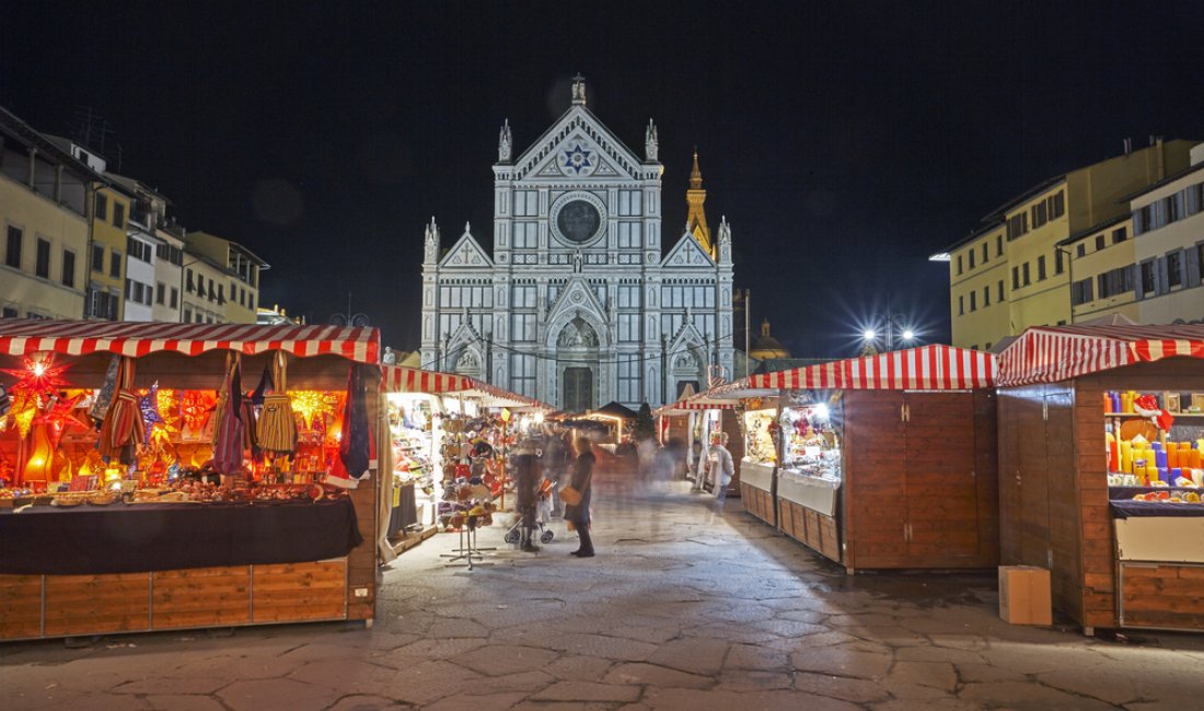 Firenze, Natale a Santa Croce. Credits A G Baxter / Shutterstock