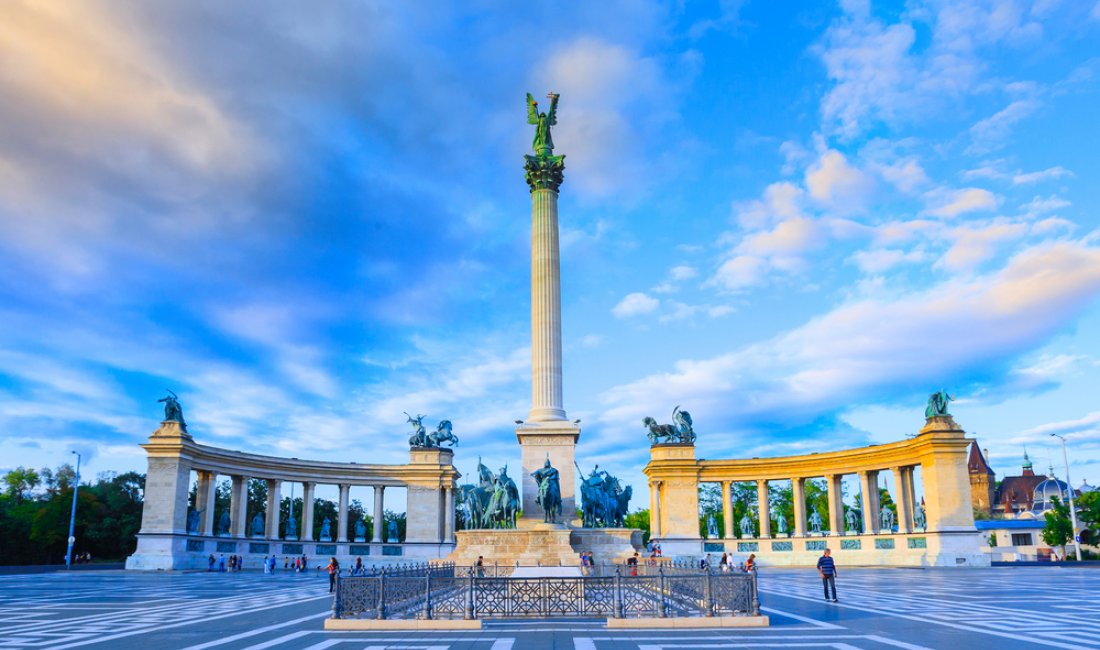 Piazza degli Eroi, Budapest. Credits Sodel Vladyslav / Shutterstock