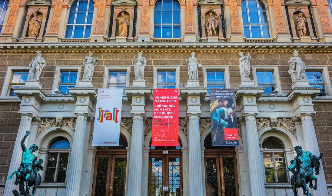 Vienna, l'ingresso dell'Accademia delle Belle Arti