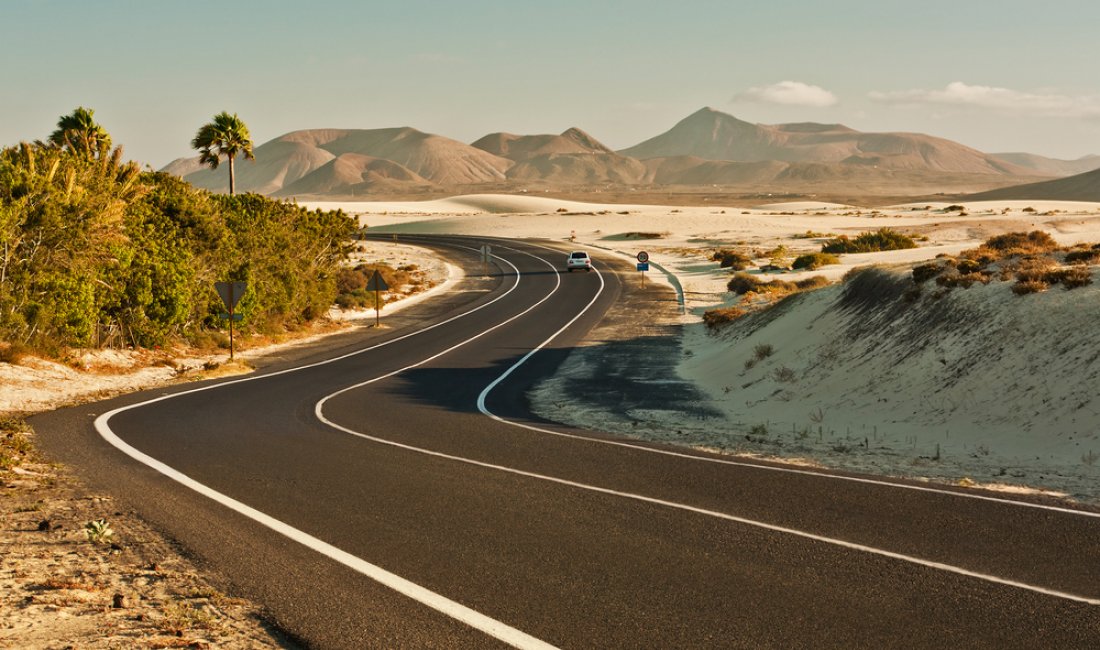 Fuerteventura, tra le dune di Corralejo. Credits Brigida Soriano / Shutterstock