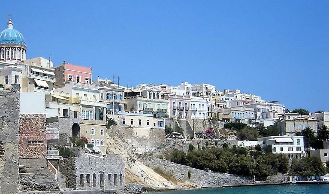 Un profilo di Syros