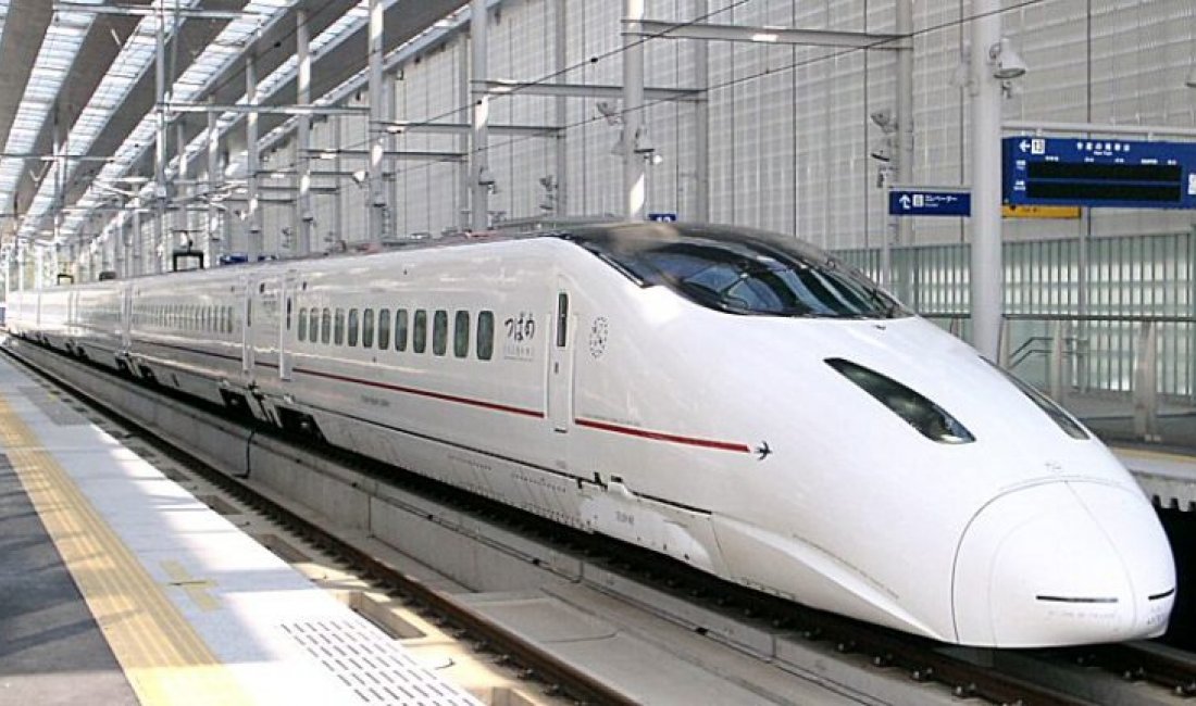 Uno dei mitici treni proiettile giapponesi