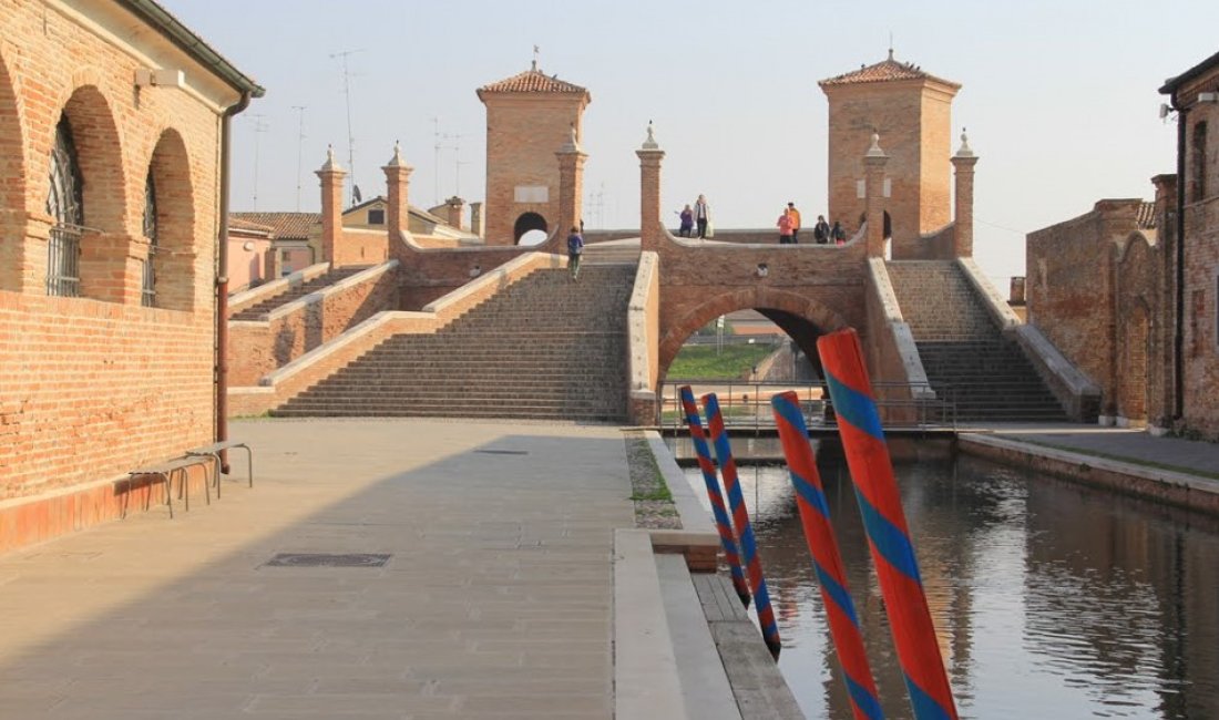 Comacchio, Ponte dei Trepponti | Credit Lilli e Umberto Miele