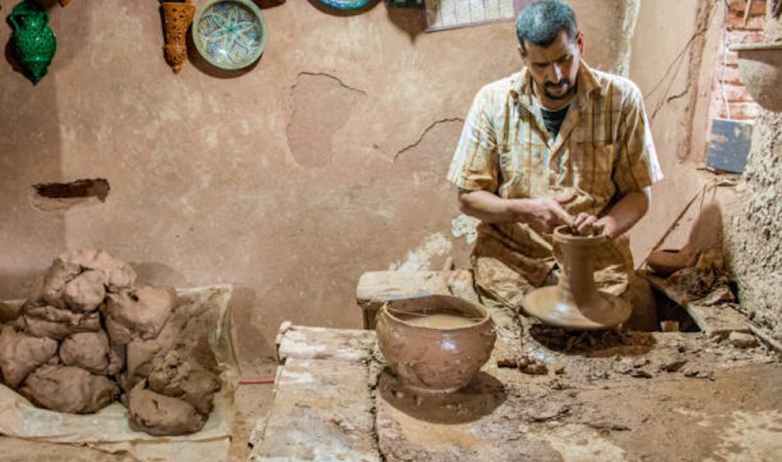 Un vasaio nella valle di Ourika: mestiere antichissimo