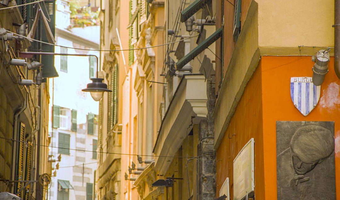 Genova, Via del Campo: omaggio a De André